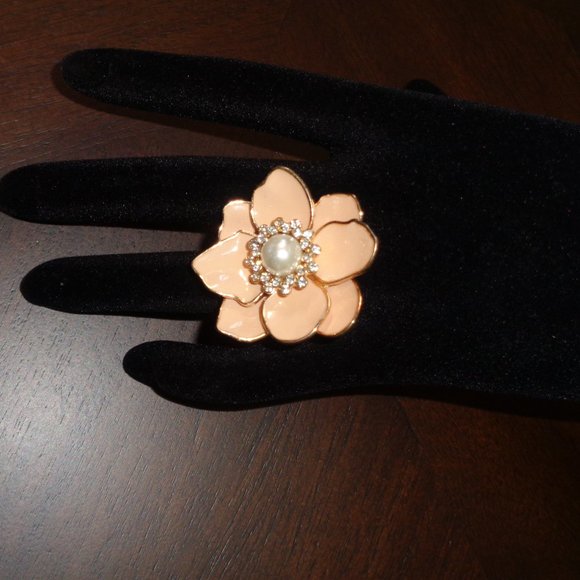 Flower ring-costume jewelry - Picture 9 of 9